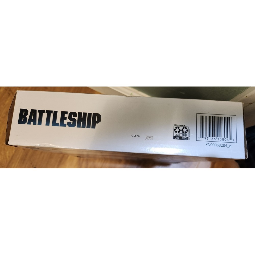 Hasbro Battleship Classic Game - Naval Strategy Game for Kids Ages 7+ NEW - Picture 3 of 4